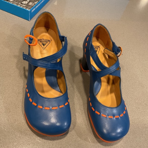 John Fluevog - operetta Malibran size w7 in blue with orange trim - Picture 2 of 3